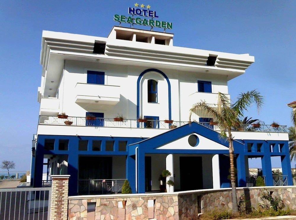 Sea Garden Hotel Acquappesa Exterior photo